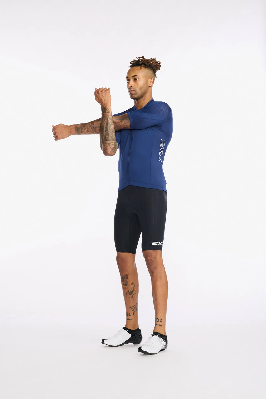 2XU - Aero Cycle Short Sleeve Jersey - Men's - Medieval/White Reflective - 2023 10 2XU - Aero Cycle Short Sleeve Jersey - Men's - Medieval/White Reflective - 2023 - Image 10