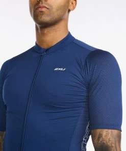 2XU - Aero Cycle Short Sleeve Jersey - Men's - Medieval/White Reflective - 2023 31 2XU - Aero Cycle Short Sleeve Jersey - Men's - Medieval/White Reflective - 2023 -Assos Sales Store MC6649a MED WRF 15 58596.1645201080