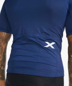 2XU - Aero Cycle Short Sleeve Jersey - Men's - Medieval/White Reflective - 2023 32 2XU - Aero Cycle Short Sleeve Jersey - Men's - Medieval/White Reflective - 2023 -Assos Sales Store MC6649a MED WRF 16 16716.1645201080