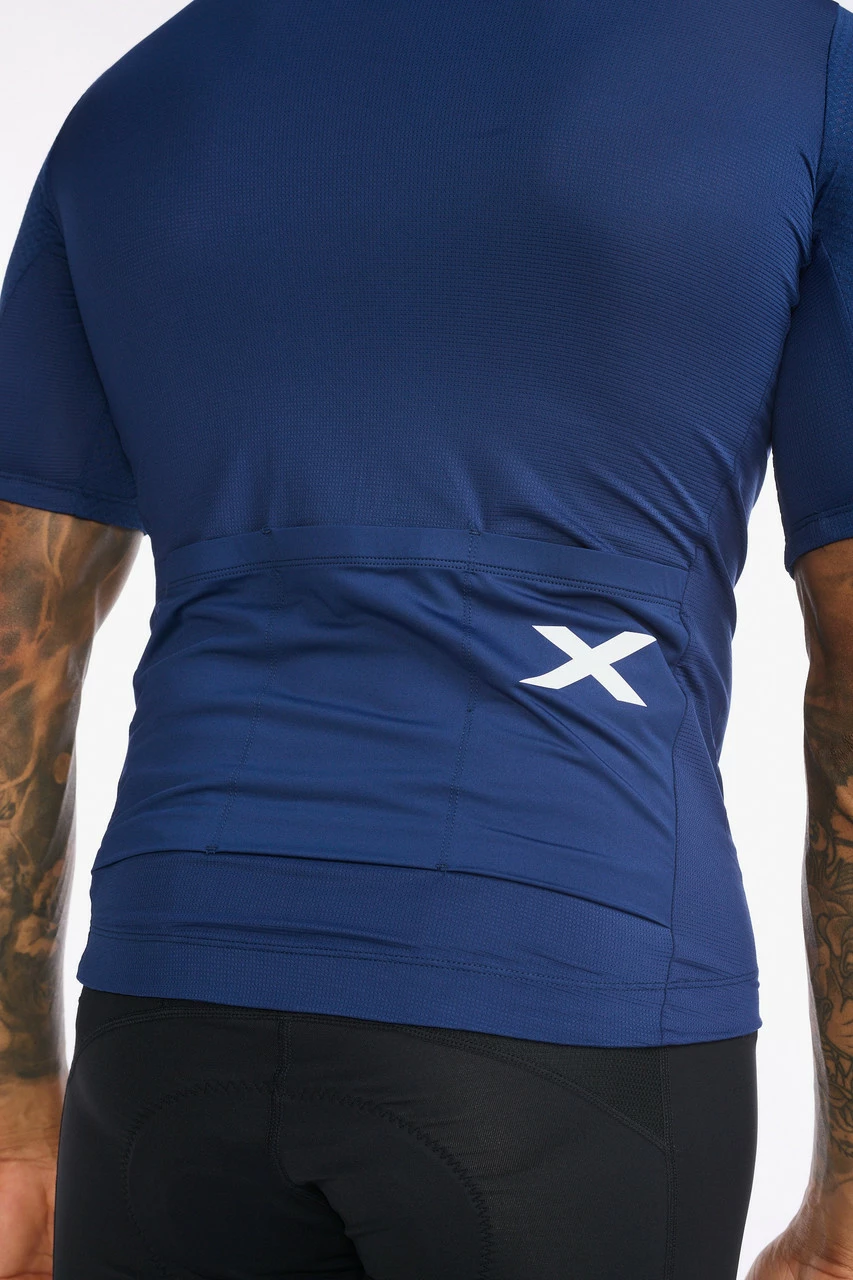 2XU - Aero Cycle Short Sleeve Jersey - Men's - Medieval/White Reflective - 2023 16 2XU - Aero Cycle Short Sleeve Jersey - Men's - Medieval/White Reflective - 2023 - Image 16