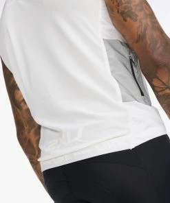 2XU - Aero Cycle Gilet - Men's - White/White Reflective - 2023 43 2XU - Aero Cycle Gilet - Men's - White/White Reflective - 2023 -Assos Sales Store MC6650a WHT WRF 22 87655.1645201184