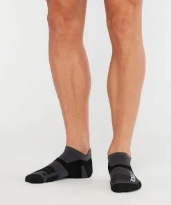 2XU - Vectr Ultralight No Show Socks - 2023 11 2XU - Vectr Ultralight No Show Socks - 2023 -Assos Sales Store UA5041e TTM BLK 01 46784.1652688674