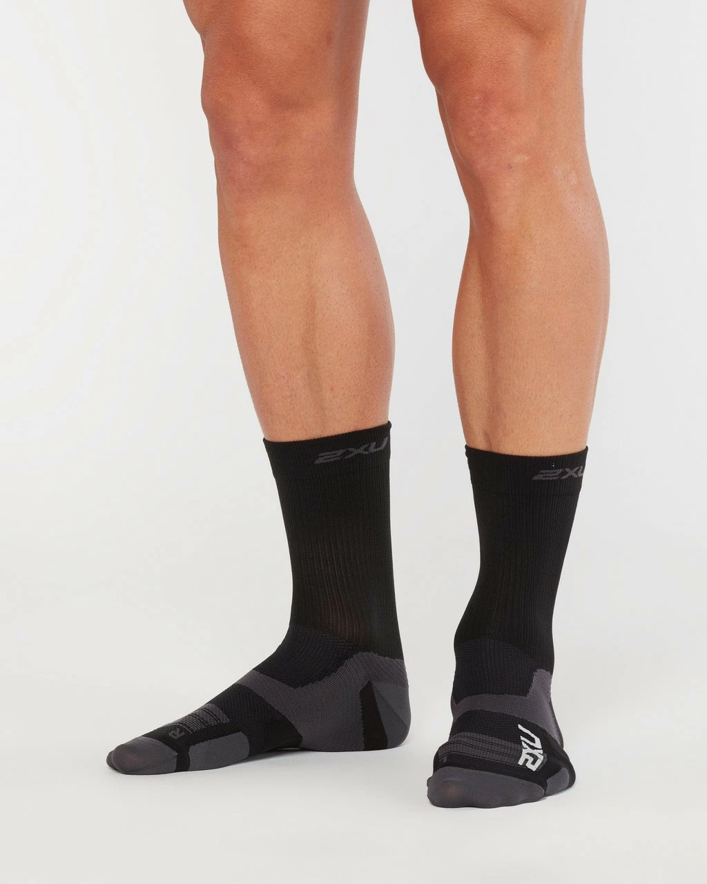 2XU - Vectr Cushion Crew Socks - 2023 1 2XU - Vectr Cushion Crew Socks - 2023