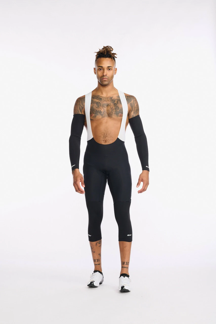 2XU - Aero Cycle Arm Warmers - Unisex - Black/White - 2023 4 2XU - Aero Cycle Arm Warmers - Unisex - Black/White - 2023 - Image 4