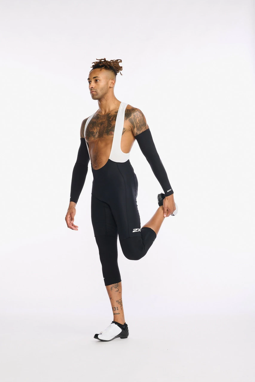 2XU - Aero Cycle Arm Warmers - Unisex - Black/White - 2023 1 2XU - Aero Cycle Arm Warmers - Unisex - Black/White - 2023