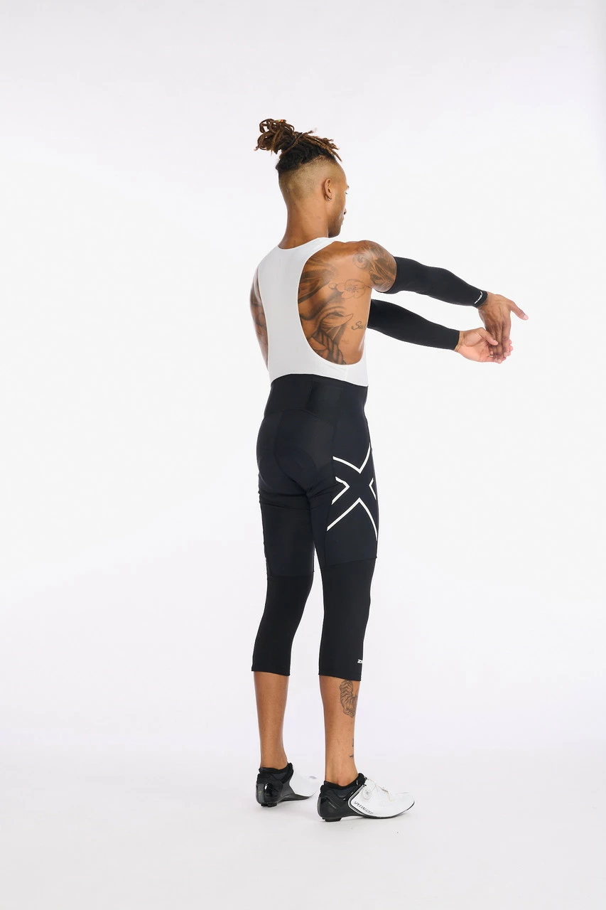 2XU - Aero Cycle Arm Warmers - Unisex - Black/White - 2023 7 2XU - Aero Cycle Arm Warmers - Unisex - Black/White - 2023 - Image 7