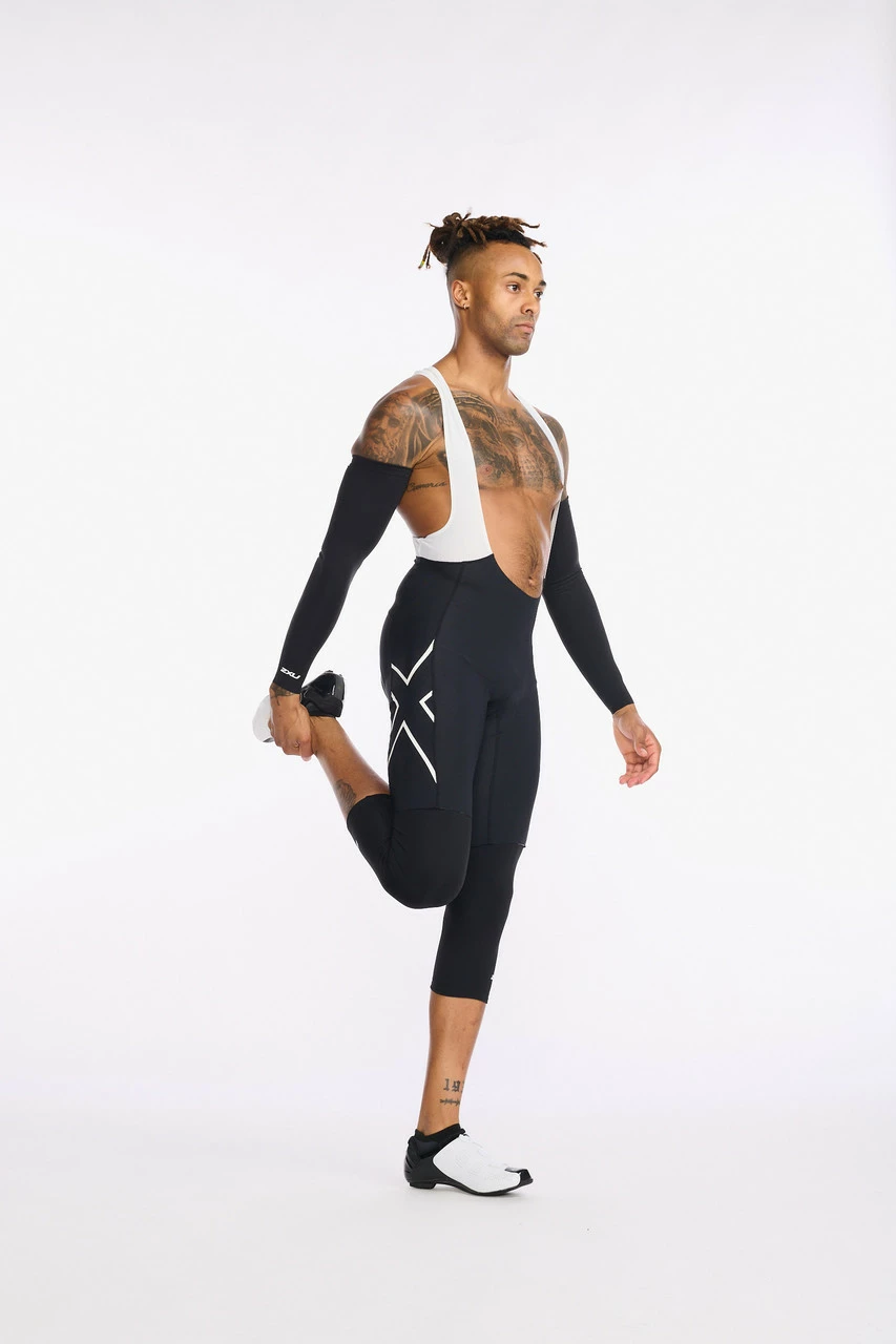 2XU - Aero Cycle Arm Warmers - Unisex - Black/White - 2023 10 2XU - Aero Cycle Arm Warmers - Unisex - Black/White - 2023 - Image 10