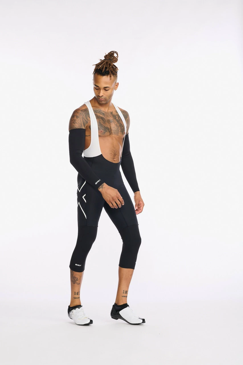 2XU - Aero Cycle Arm Warmers - Unisex - Black/White - 2023 12 2XU - Aero Cycle Arm Warmers - Unisex - Black/White - 2023 - Image 12