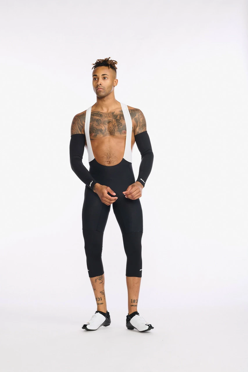 2XU - Aero Cycle Arm Warmers - Unisex - Black/White - 2023 11 2XU - Aero Cycle Arm Warmers - Unisex - Black/White - 2023 - Image 11