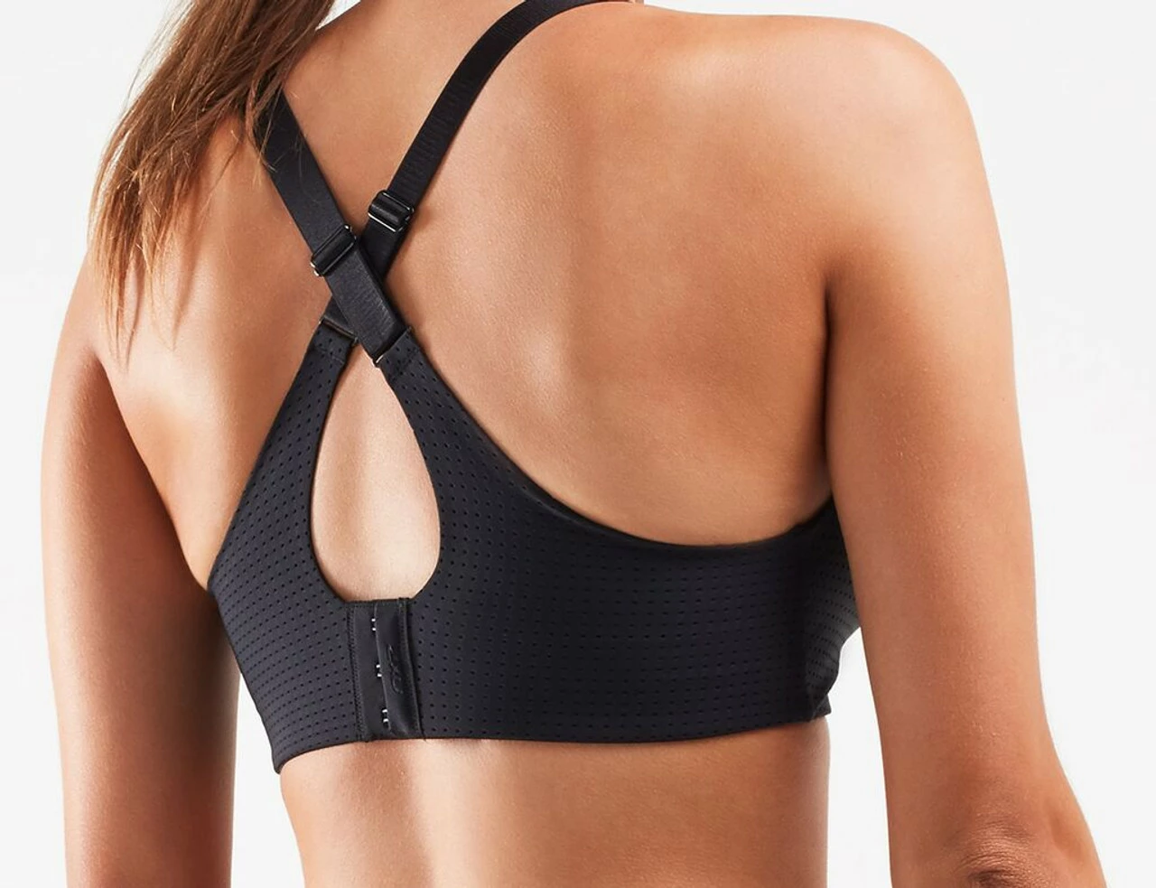 2XU - Women's Aero Medium Impact Bra - Black/Black - Autumn/Winter - 2023 2 2XU - Women's Aero Medium Impact Bra - Black/Black - Autumn/Winter - 2023 - Image 2