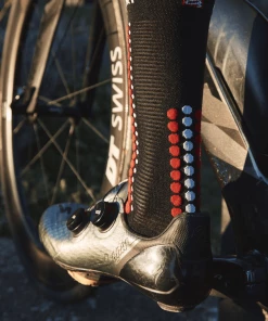 Compressport - Pro Racing Socks V4.0 Bike - Unisex - Black/Red 6 Compressport - Pro Racing Socks V4.0 Bike - Unisex - Black/Red -Assos Sales Store XU00049B 102 Alternate 1 96354.1651664967