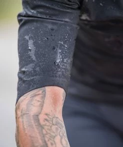 Assos - Liberty RS23 Thermo Rain Jersey - Black Series - Unisex 14 Assos - Liberty RS23 Thermo Rain Jersey - Black Series - Unisex -Assos Sales Store equipe rs thermo rain jersey blackSeries 6 M 29595.1645523876