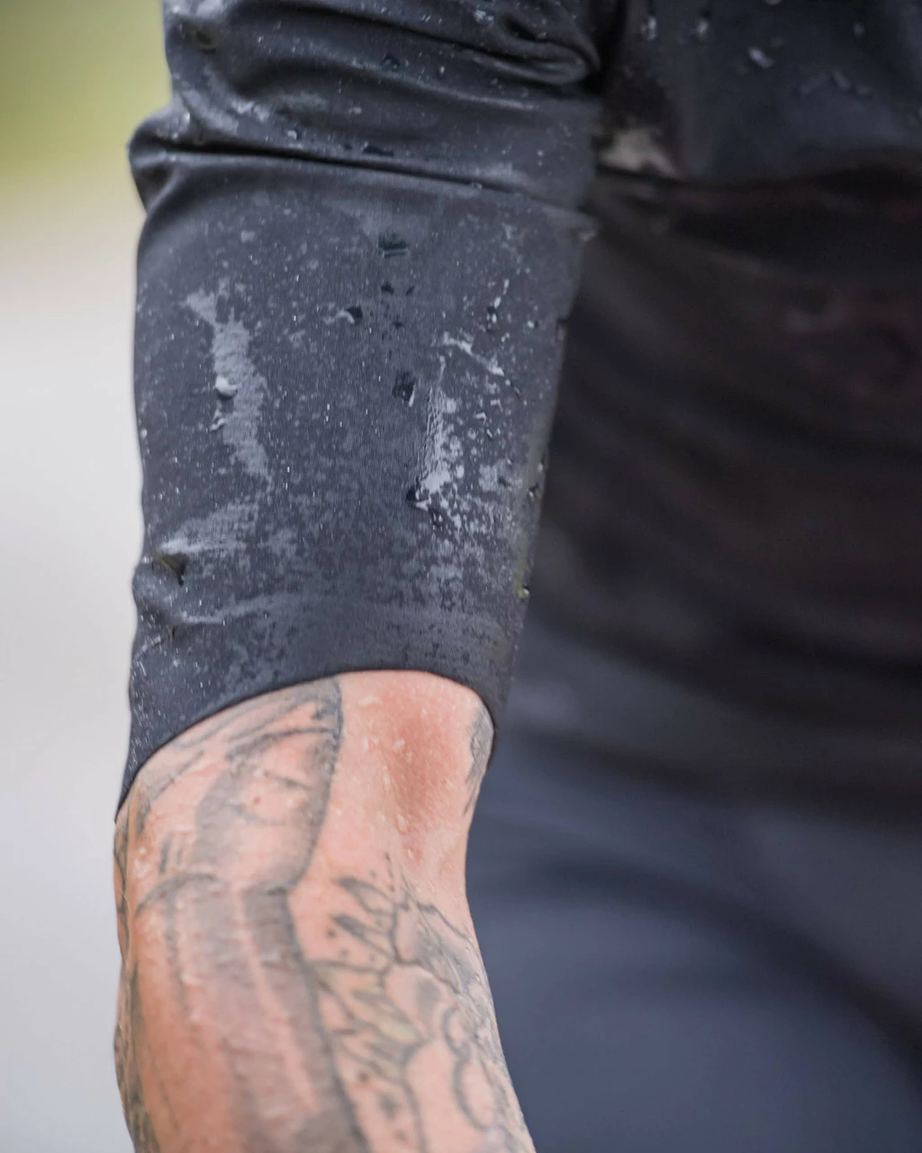 Assos - Liberty RS23 Thermo Rain Jersey - Black Series - Unisex 7 Assos - Liberty RS23 Thermo Rain Jersey - Black Series - Unisex - Image 7